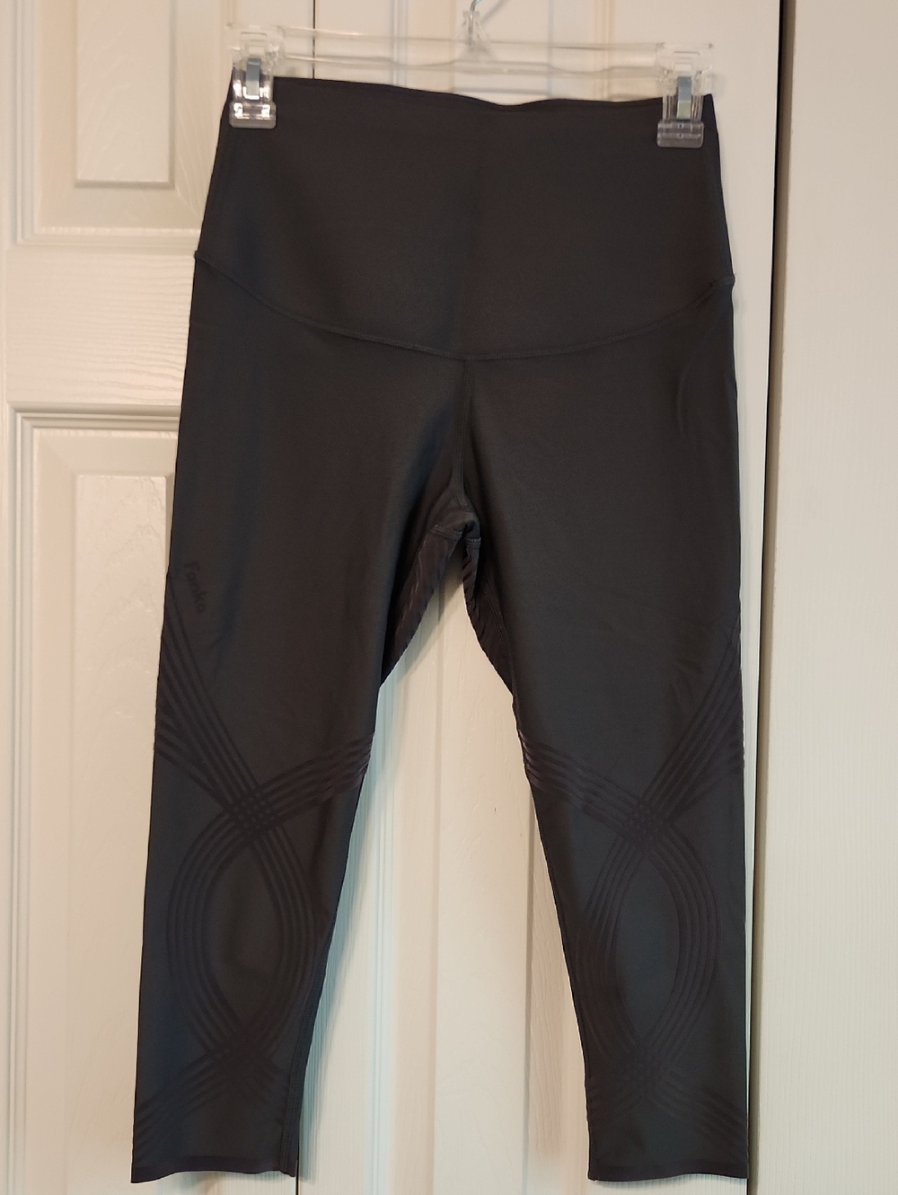 Fanka Body Sculpt Reversible Capri Compression Pants